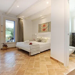 La Roccia Bed & Breakfast